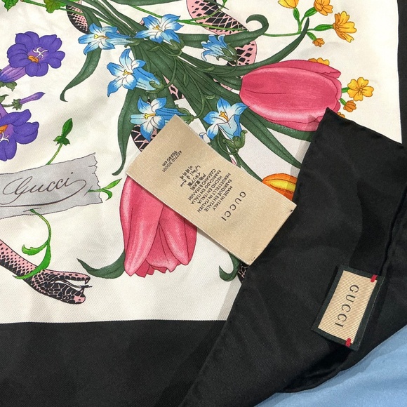 Gucci Printed Flora silk twill carré- scarf - Picture 3 of 4